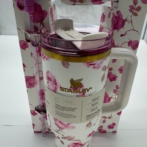 Stanley x LoveShackFancy Quencher H2.0 40oz Tumbler Roses | Brand New in Box